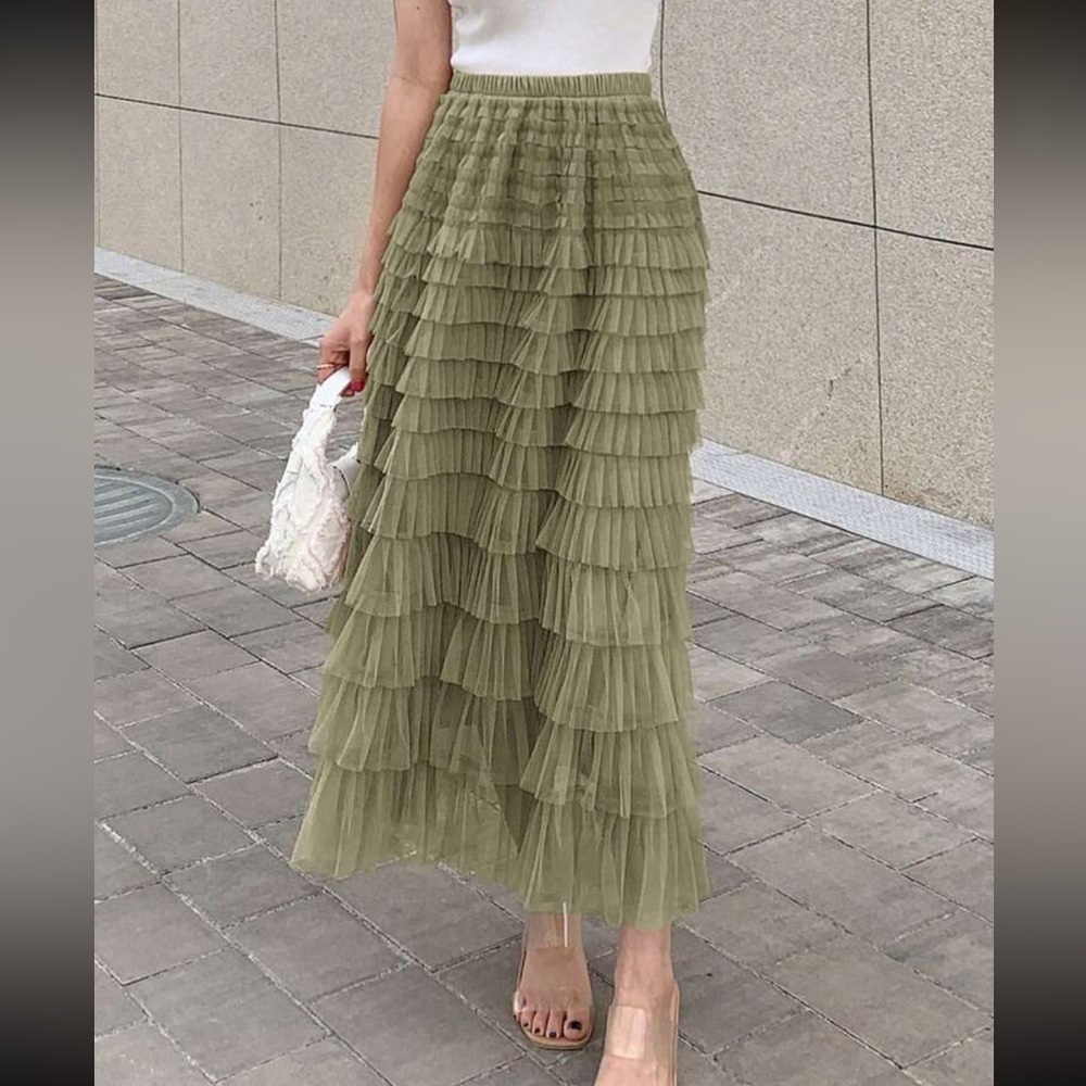 Luxe Mesh Layered Evening Flowy Maxi Skirt - Picture 4 of 13